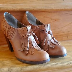 Seychelles tan block heels sz 9.5